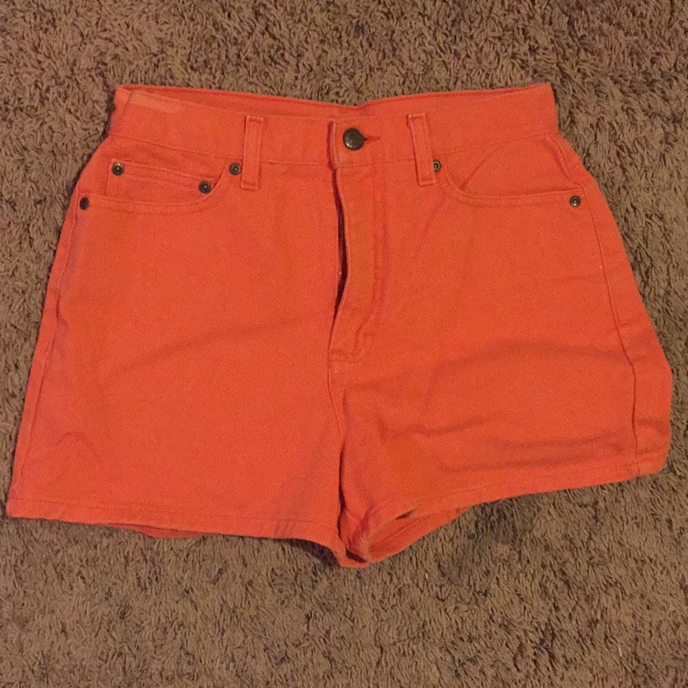 Vintage high waisted jean shorts!